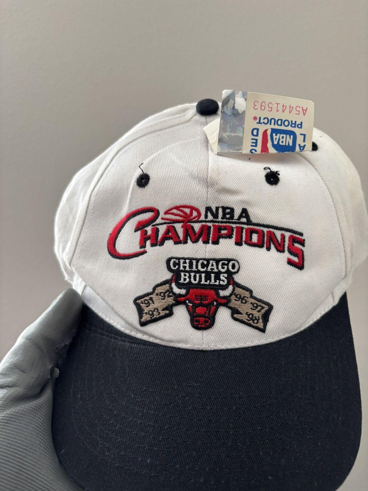 Vintage Vintage NBA Champions Chicago Bulls Hat Size ONE SIZE - 2 Thumbnail