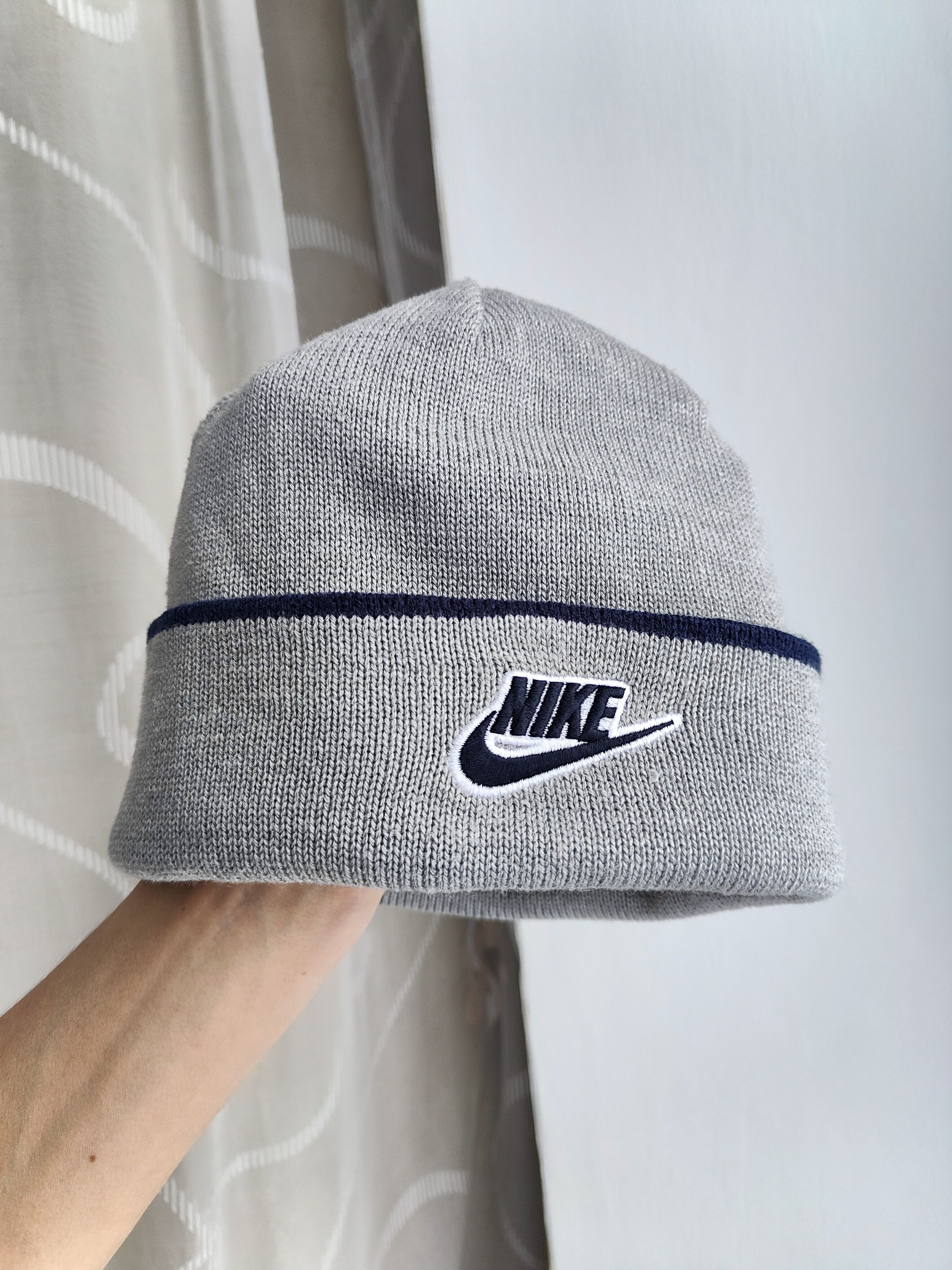 Nike Vintage Nike Reversible Beanie Hat Swoosh Logo Y2K 90s Size ONE SIZE - 1 Thumbnail