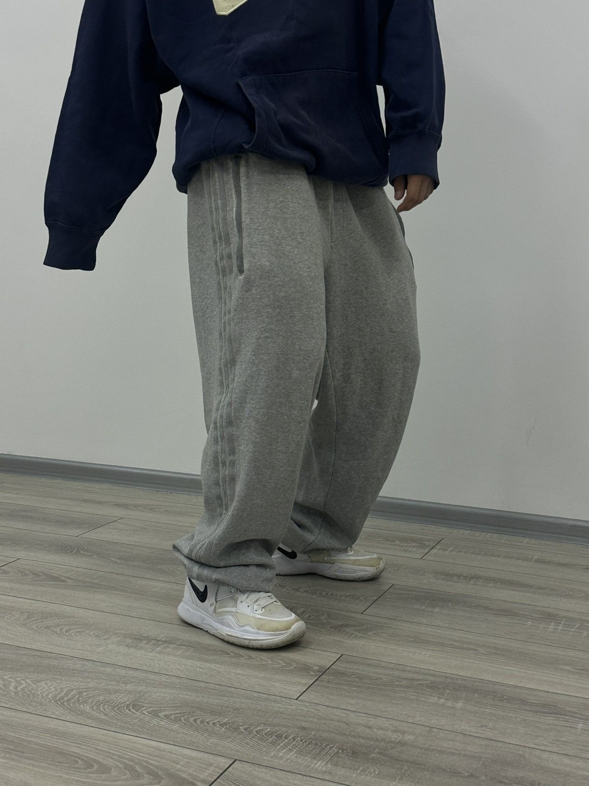 Adidas Adidas Baggy Wide Stripped Y2K Sweatpants Size US 32 / EU 48 - 3 Thumbnail