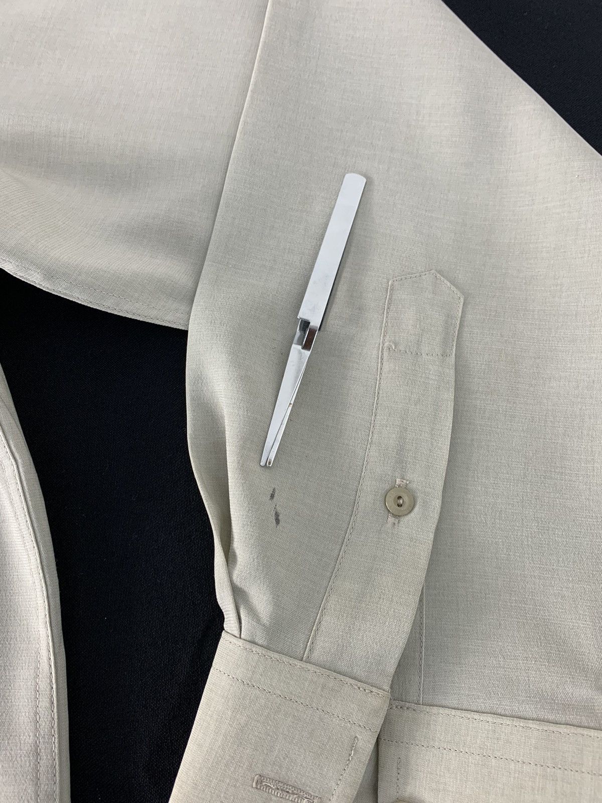 Balmain Hype Balmain Paris Simple Button Up Shirt Office Wear Design Size US XL / EU 56 / 4 - 7 Thumbnail