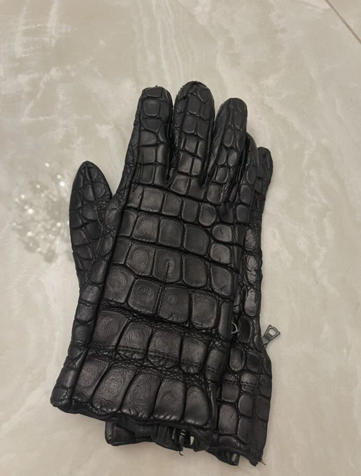 Isaac Sellam Experience Crocodile Leather Gloves by Isaac Sellam Size ONE SIZE - 1 Thumbnail