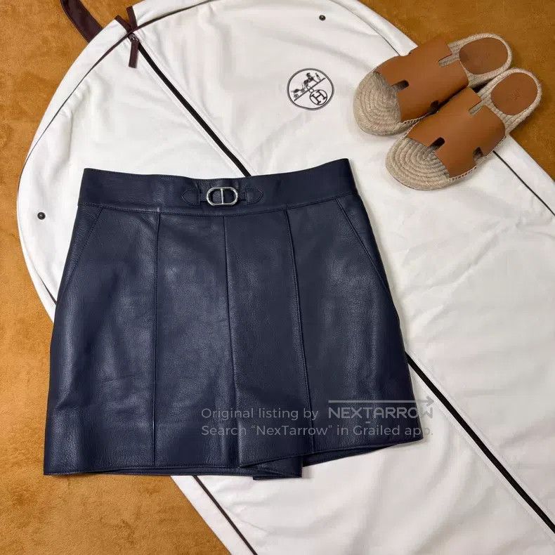 Hermes Hermes Pig Nose Buckle Dark Blue Sheepskin Short Pants Size 25" / US 0 / IT 36 - 1 Thumbnail