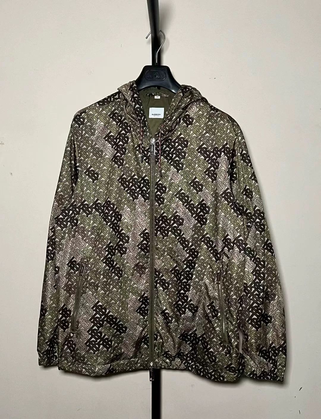 Burberry Burberry Green Camo TB Logo Zip Jacket Size US L / EU 52-54 / 3 - 1 Thumbnail