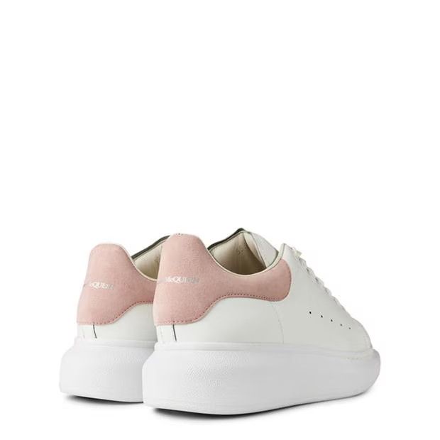 o1g2r1mq0824 Oversized Sneakers in White & Pink