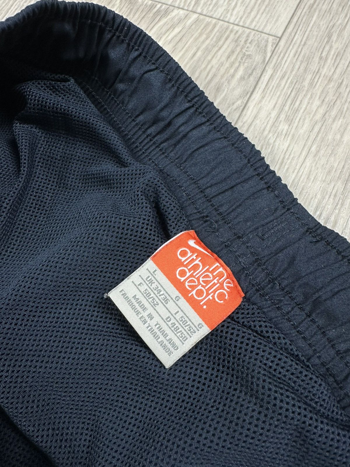 Nike × Vintage Vintage Nike Shorts Spellout Swoosh Side Logo Size L Size US 34 / EU 50 - 8 Thumbnail