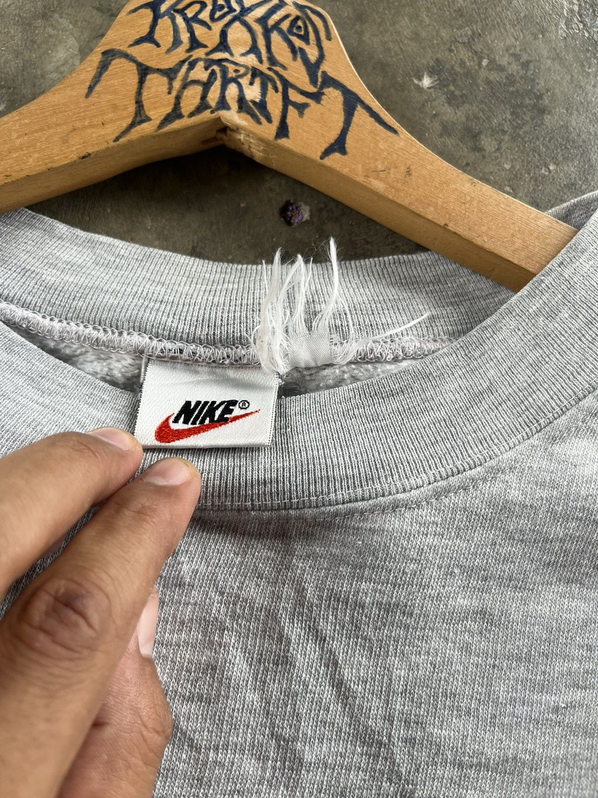 Nike × Vintage 🔥Vintage Nike Side Swoosh Sweetshirts 90s Size US L / EU 52-54 / 3 - 3 Thumbnail