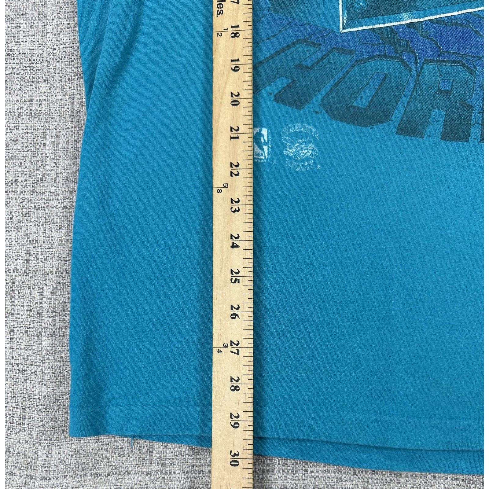 Other Vintage Charlotte Hornets Shirt XL Lightning Mascot USA 90s Size US XL / EU 56 / 4 - 4 Thumbnail