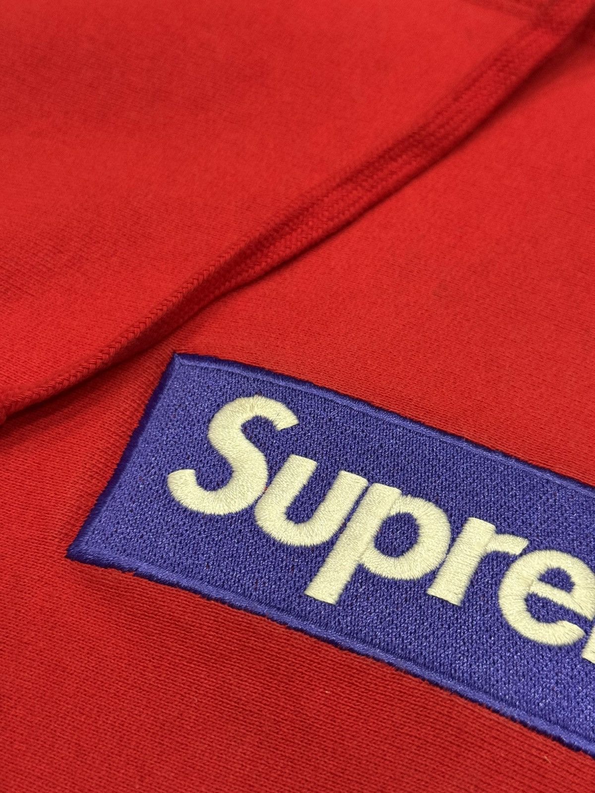 Supreme Supreme FW17 Purple on Red Box Logo Hoodie Size US XL / EU 56 / 4 - 3 Thumbnail