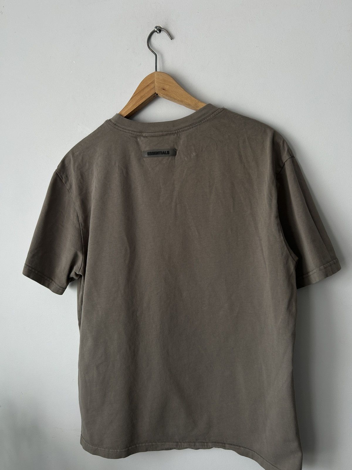 Essentials Fear Of God Essentials Taupe Boxy T-shirt Applique Logo Tee Size US XL / EU 56 / 4 - 5 Thumbnail