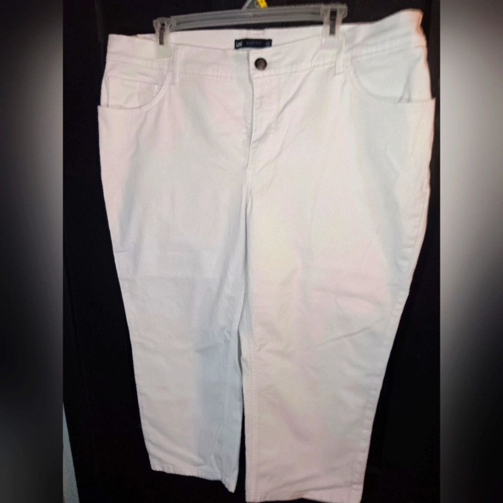 Lee Lee Jeans Cropped White, Size 16, EUC Size 38" / US 16 / IT 52 - 1 Thumbnail