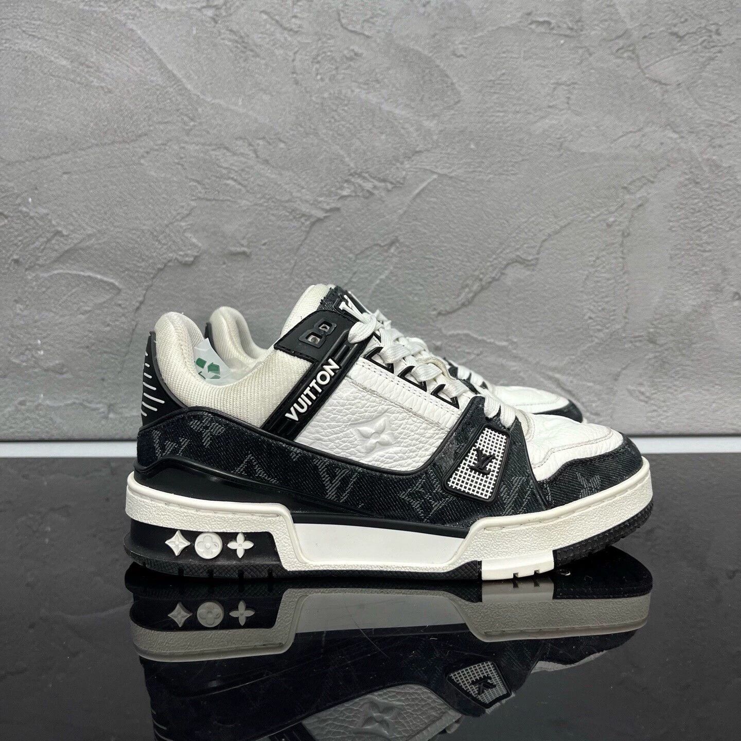 Louis Vuitton LV Trainer Black/White Denim UK2 36 98 New Size XXS / US 00 / IT 34 - 3 Thumbnail