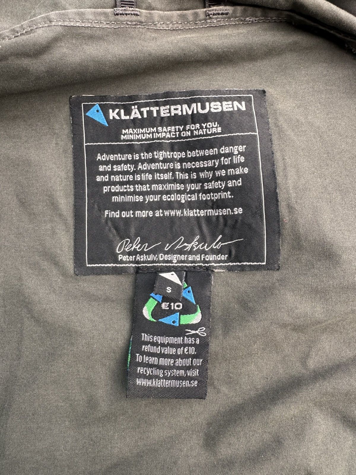 Klattermusen Klattermusen Asymmetric Faded Big Hood Cropped Jacket Size US S / EU 44-46 / 1 - 18 Thumbnail