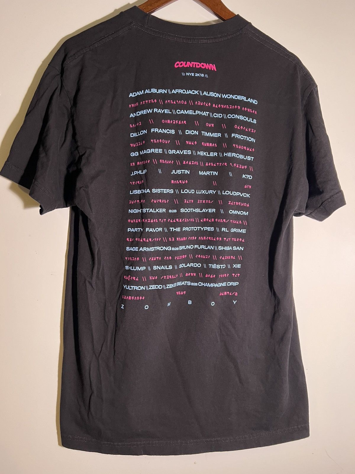 Vintage 2018 Countdown EDM Rave Music Festival UFO Alien Retro Shirt Size US L / EU 52-54 / 3 - 2 Thumbnail