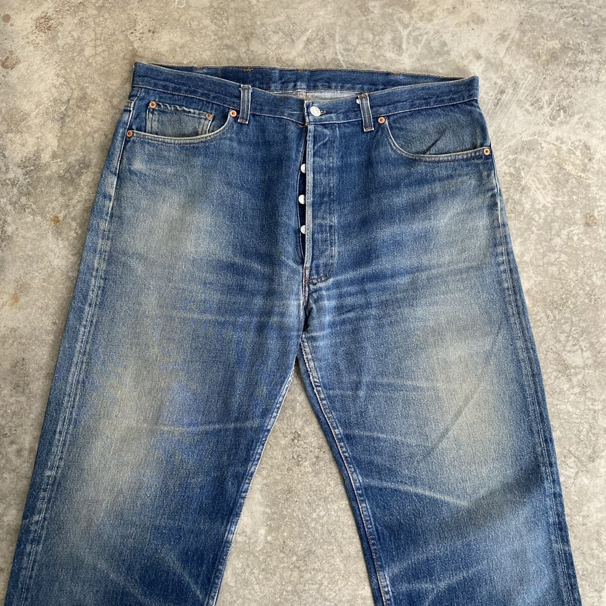 Levi's Size 39x30 Vintage 1993 Levis 501 Faded Blue Denim Jeans Size US 39 - 3 Thumbnail