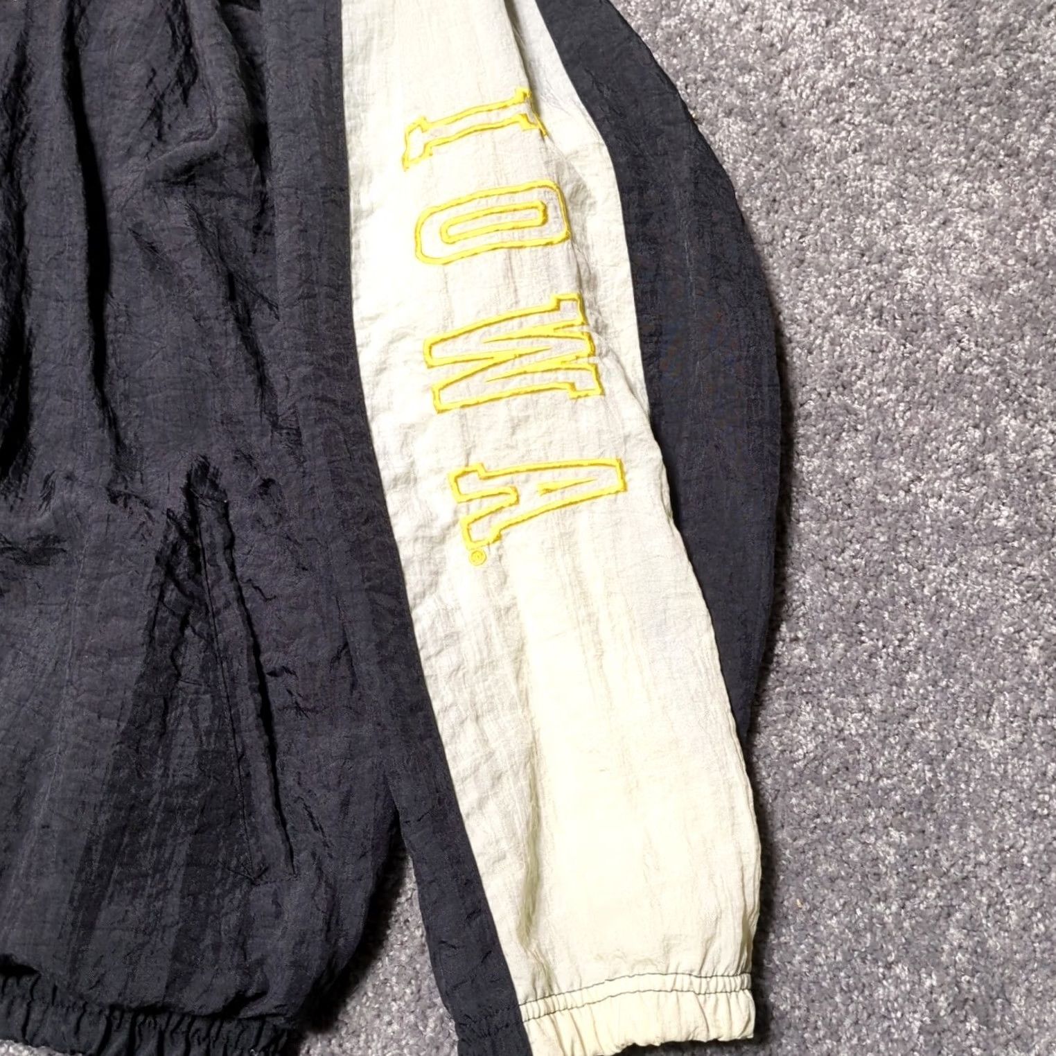 Reebok VINTAGE Reebok Track Suit University Of Iowa Hawkeyes Mens 2XL Black Caitlin Clark Track Jacket, Track Pants Set Size 48R - 5 Thumbnail
