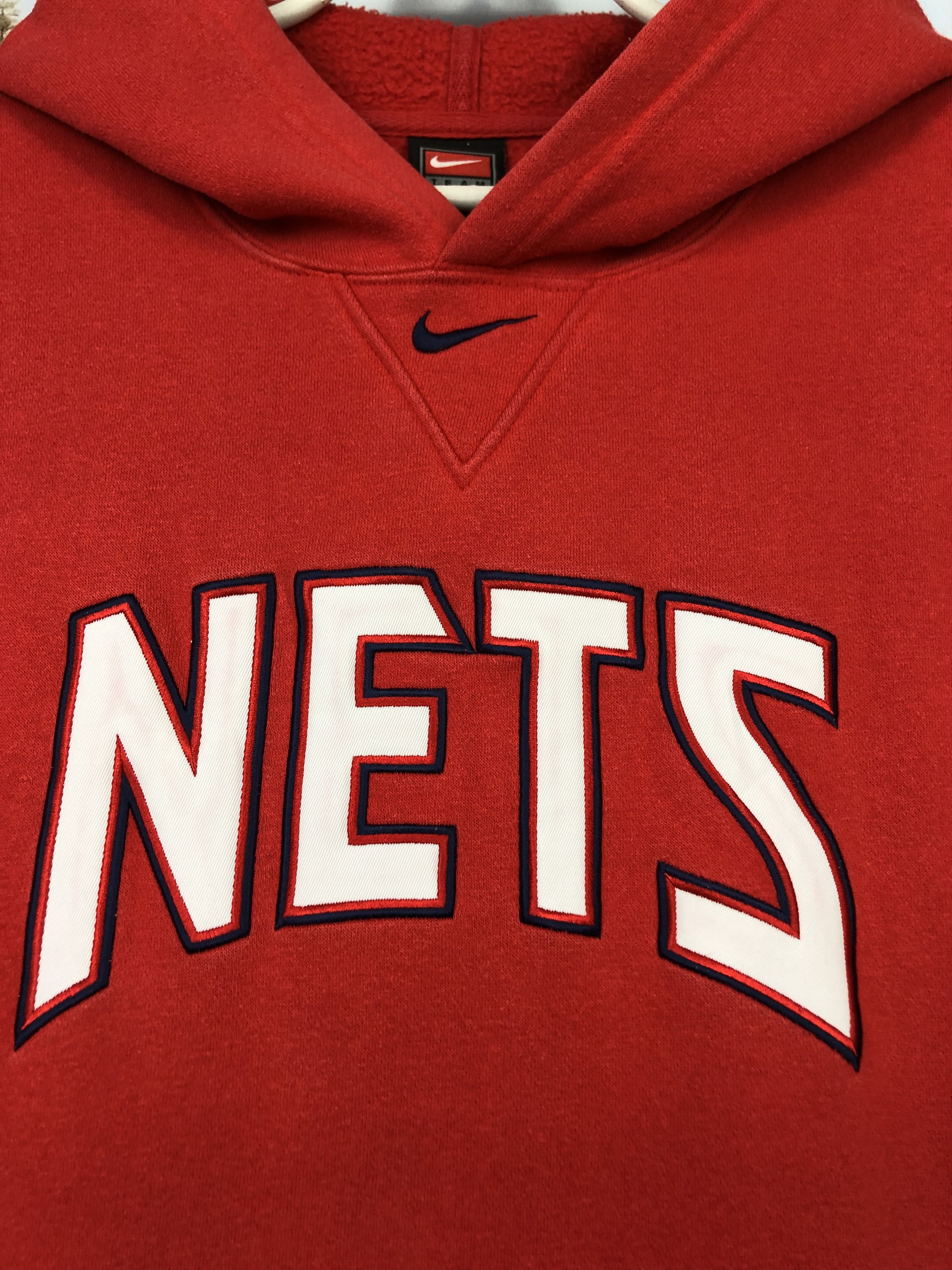 Nike Vintage Nike New Jersey Nets Hoodie Red NBA Jacket Jersey Size US XL / EU 56 / 4 - 3 Thumbnail