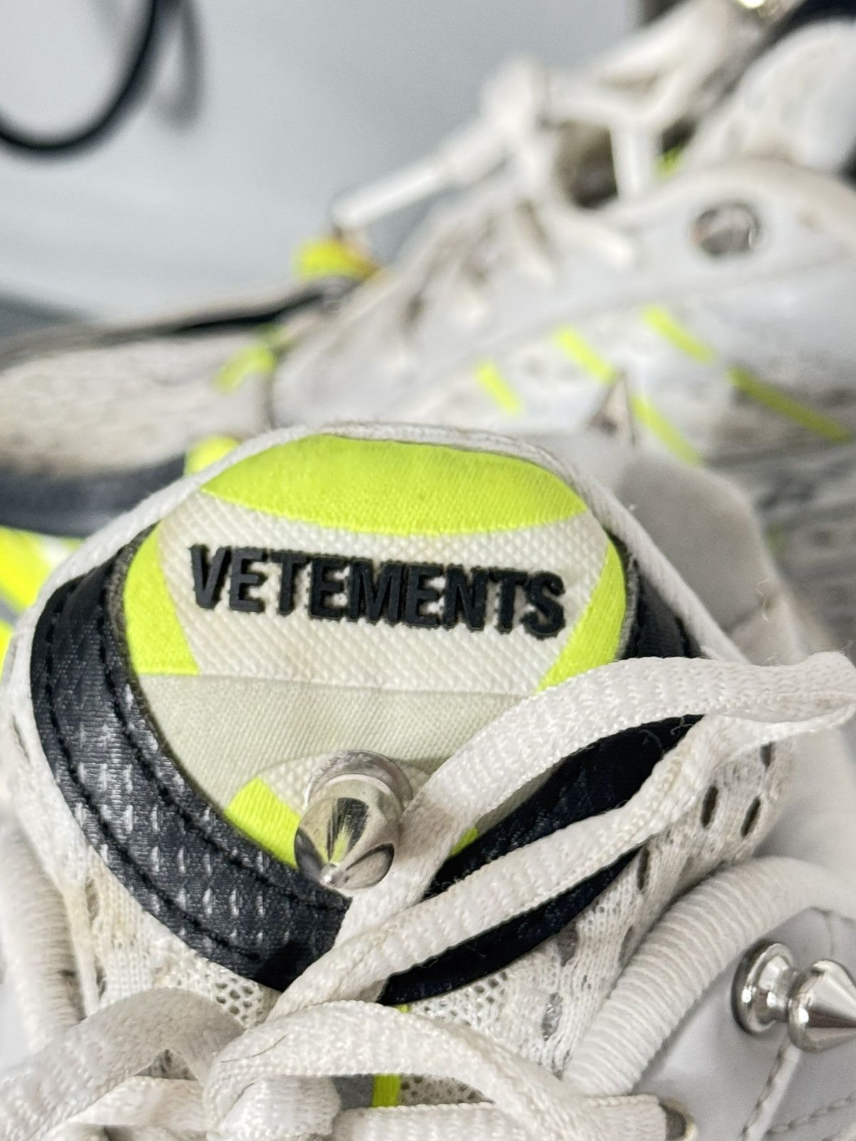 Vetements ✅ Vetements White Green Spike Runner 400 38.5 Snackers Size US 8.5 / IT 38.5 - 9 Thumbnail