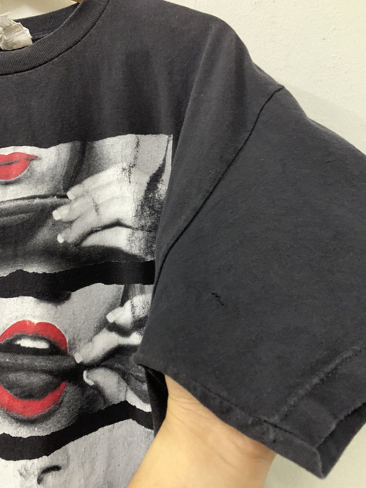 Alstyle × Vintage Distressed Women Roll Lick Smoke Blunt Weed Printed Size US XL / EU 56 / 4 - 9 Thumbnail