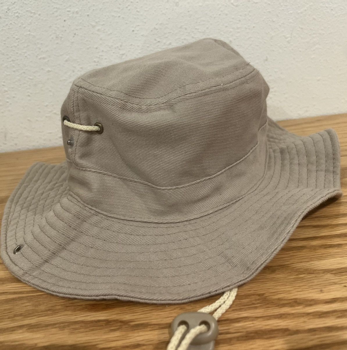 Warner Bros Vintage Looney Tunes Bugs Bunny Fishing Bucket Hat Size ONE SIZE - 2 Thumbnail