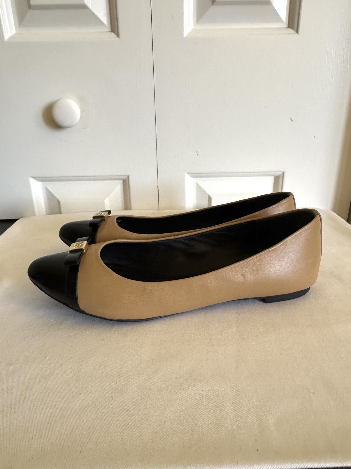 Tory Burch TORY BURCH Beige/Black Leather Ballet Flats 8.5 Size US 8.5 / IT 38.5 - 2 Thumbnail