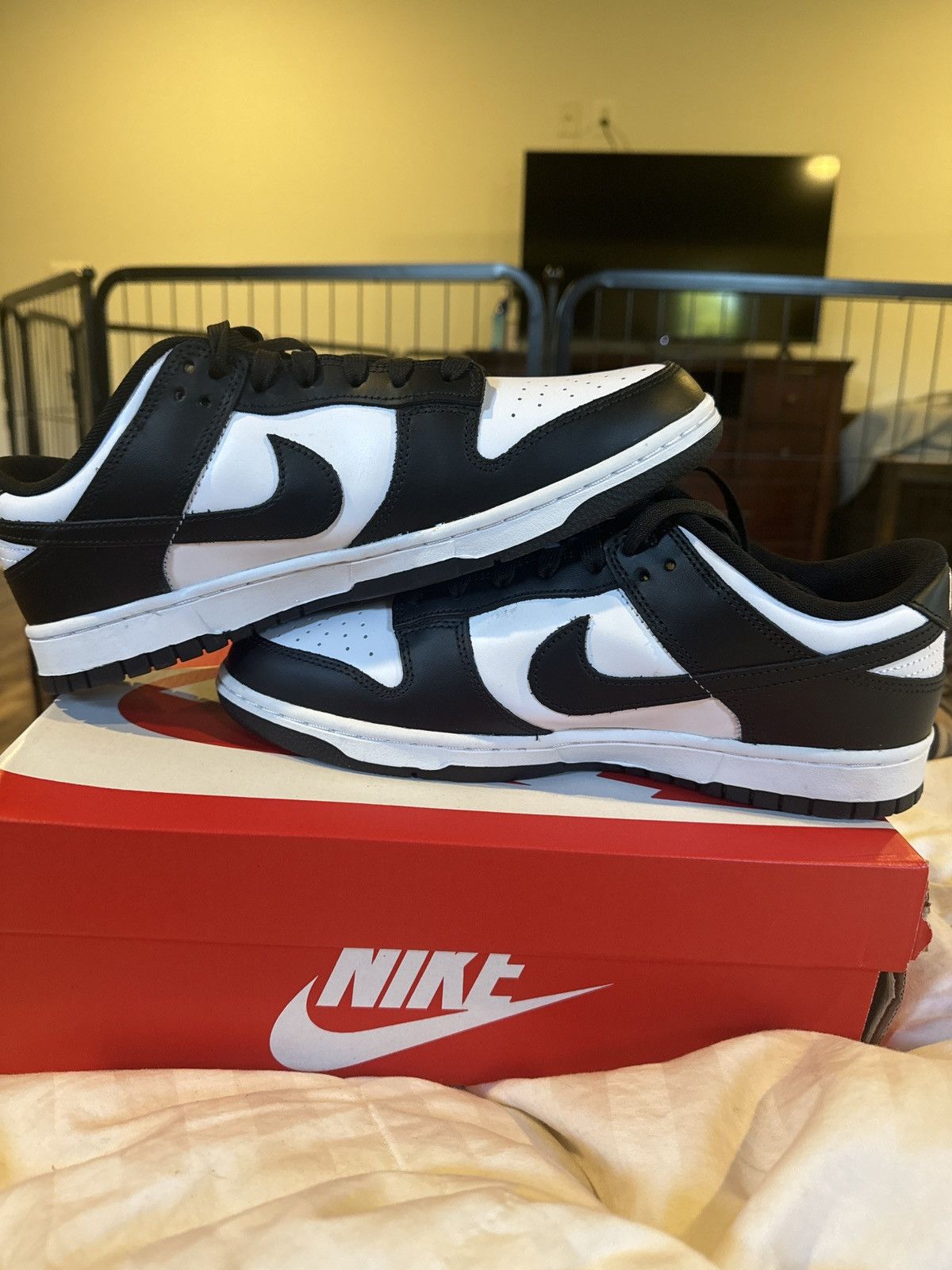 Nike Nike Dunk Low “Panda” Size US 10.5 / EU 43-44 - 6 Thumbnail