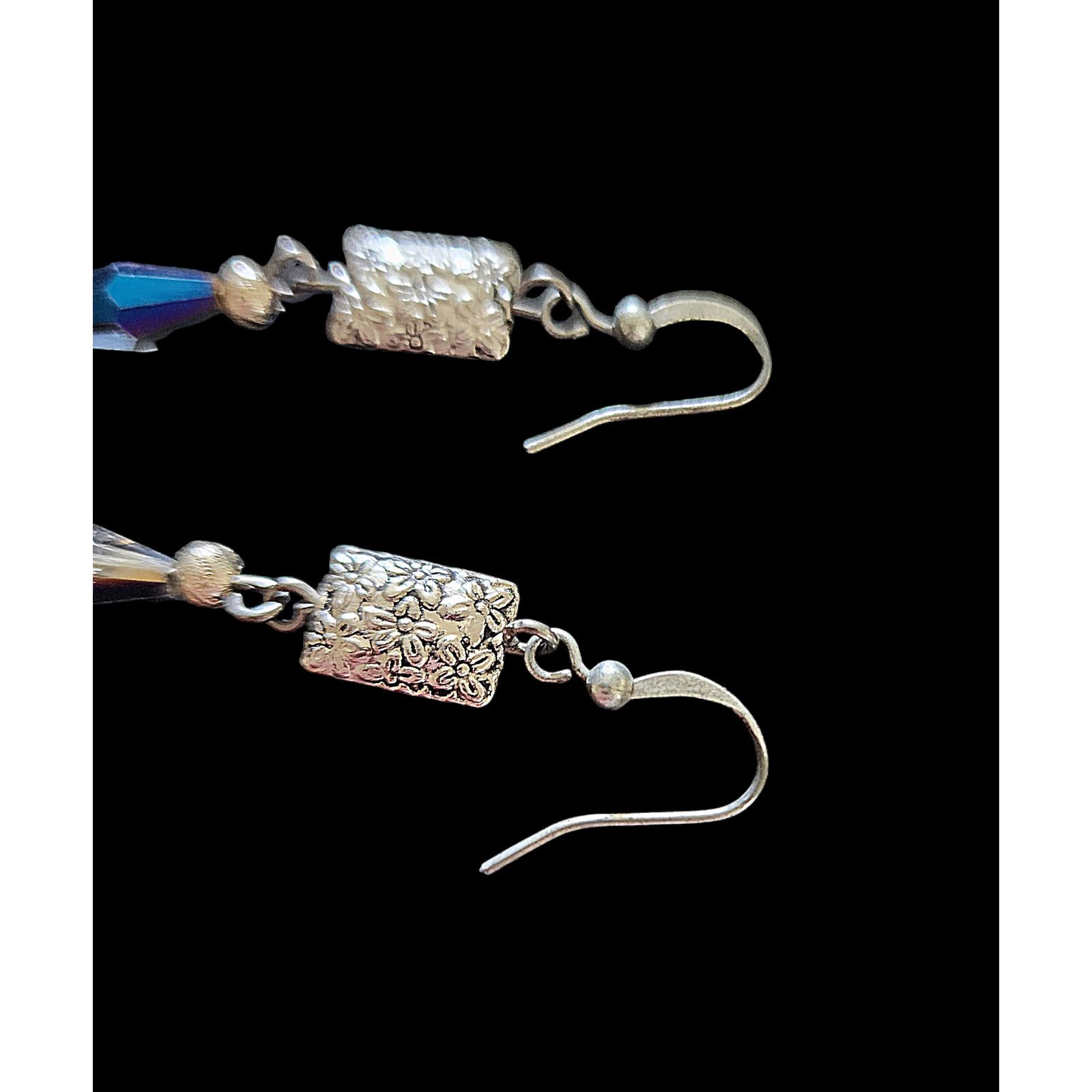 Other Vintage Long blue AB iridescent crystal earrings silver bead Size ONE SIZE - 3 Thumbnail