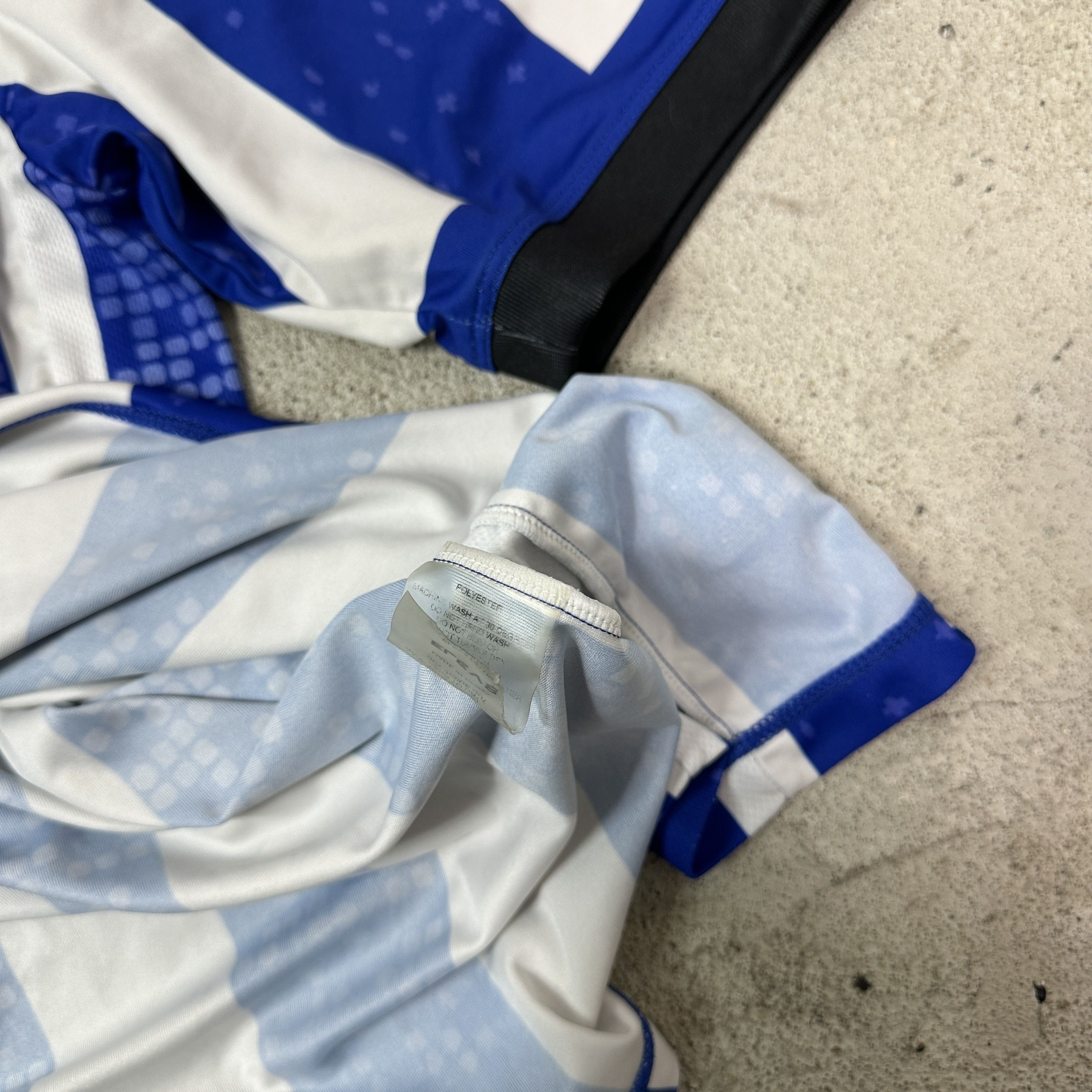 Vintage Vintage Sporty Sheffield Wednesday 19/20 Home Jersey Y2K Size US XL / EU 56 / 4 - 5 Thumbnail