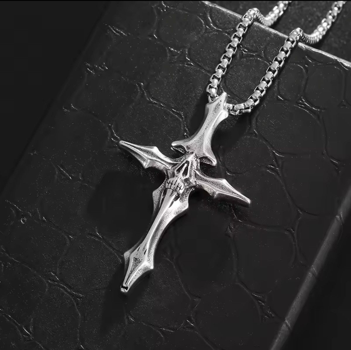 Jewelry Skull Grimace Cross Pendant Necklace Size ONE SIZE - 2 Thumbnail