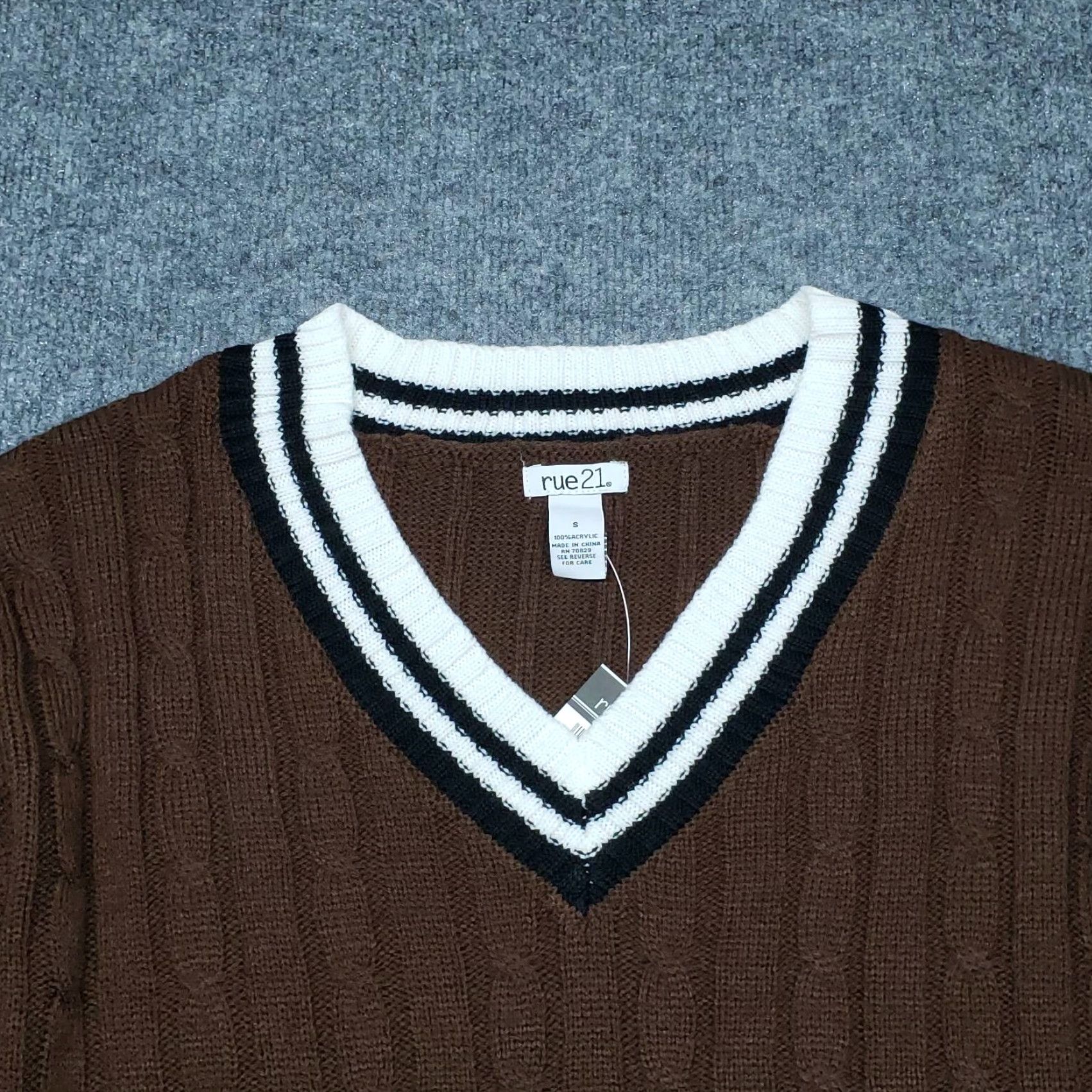Vintage Rue21 Sweater S Brown Striped Long Sleeve V-Neck Cable Knit Pullover Womens Size S / US 4 / IT 40 - 2 Thumbnail