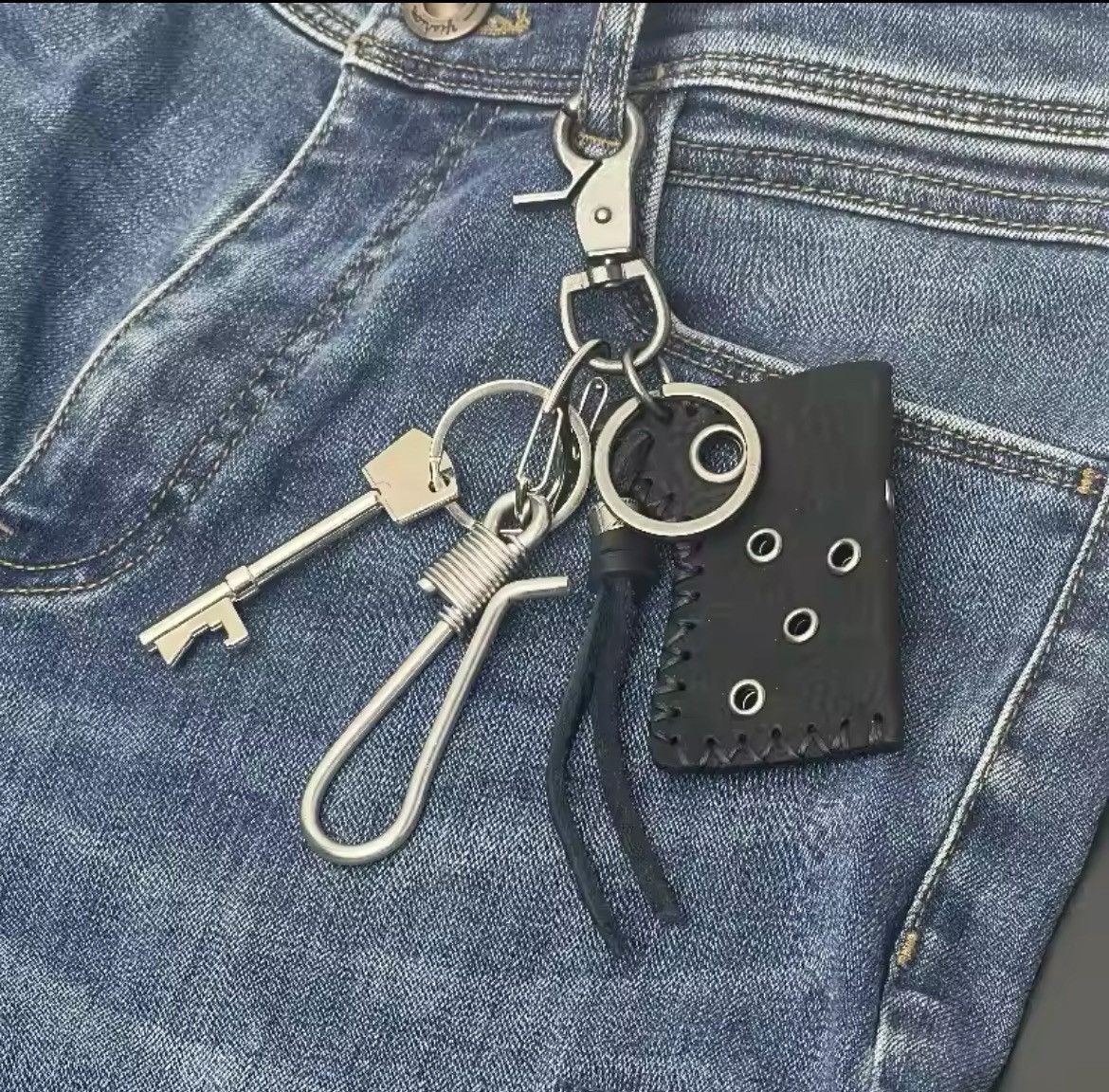 Vintage Genuine Leather Silver Jeans Carabiner keychain Size ONE SIZE - 3 Thumbnail