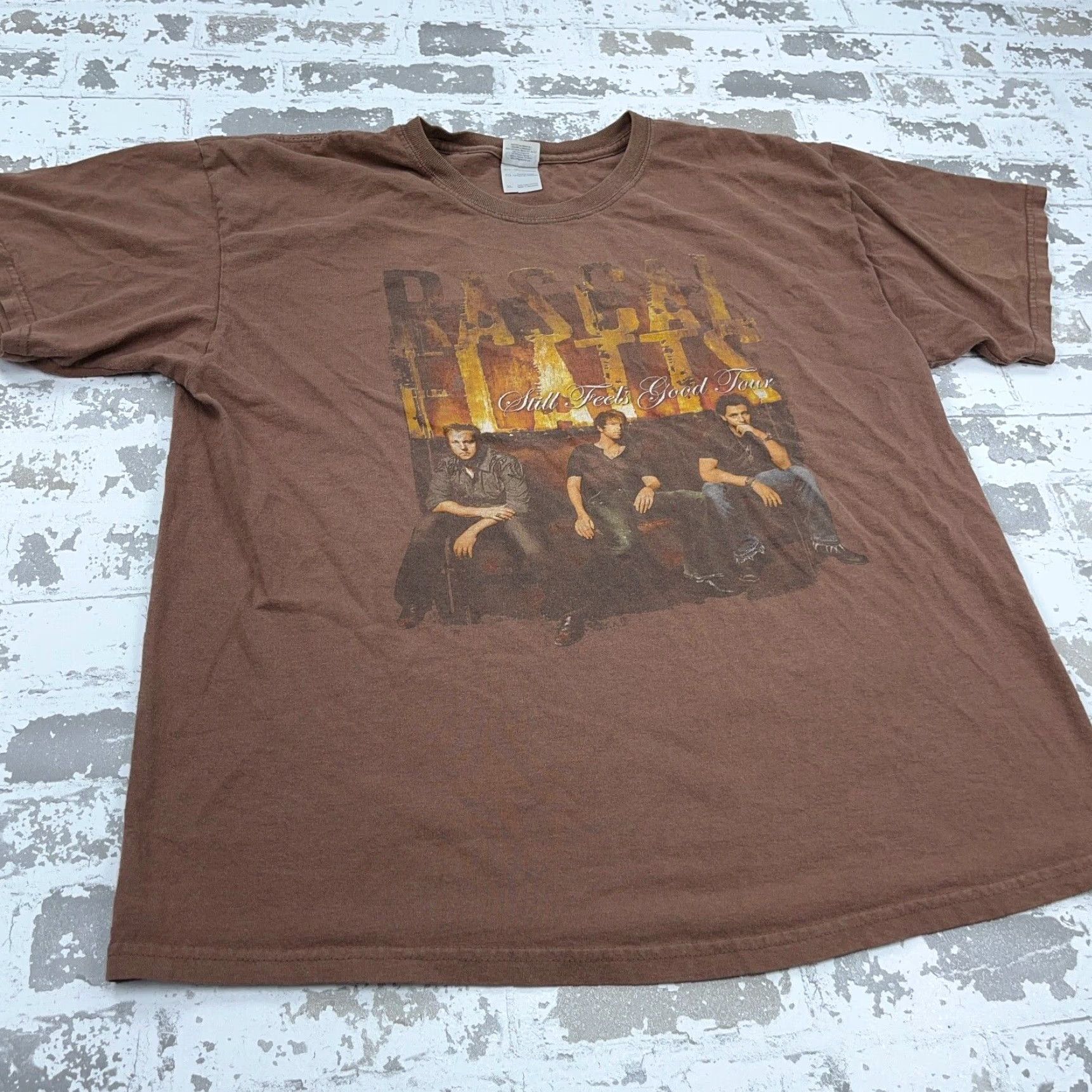 Gildan VINTAGE Rascal Flatts Shirt Men XL Brown Tee Concert Country Music Y2K Adult Size US XL / EU 56 / 4 - 5 Thumbnail