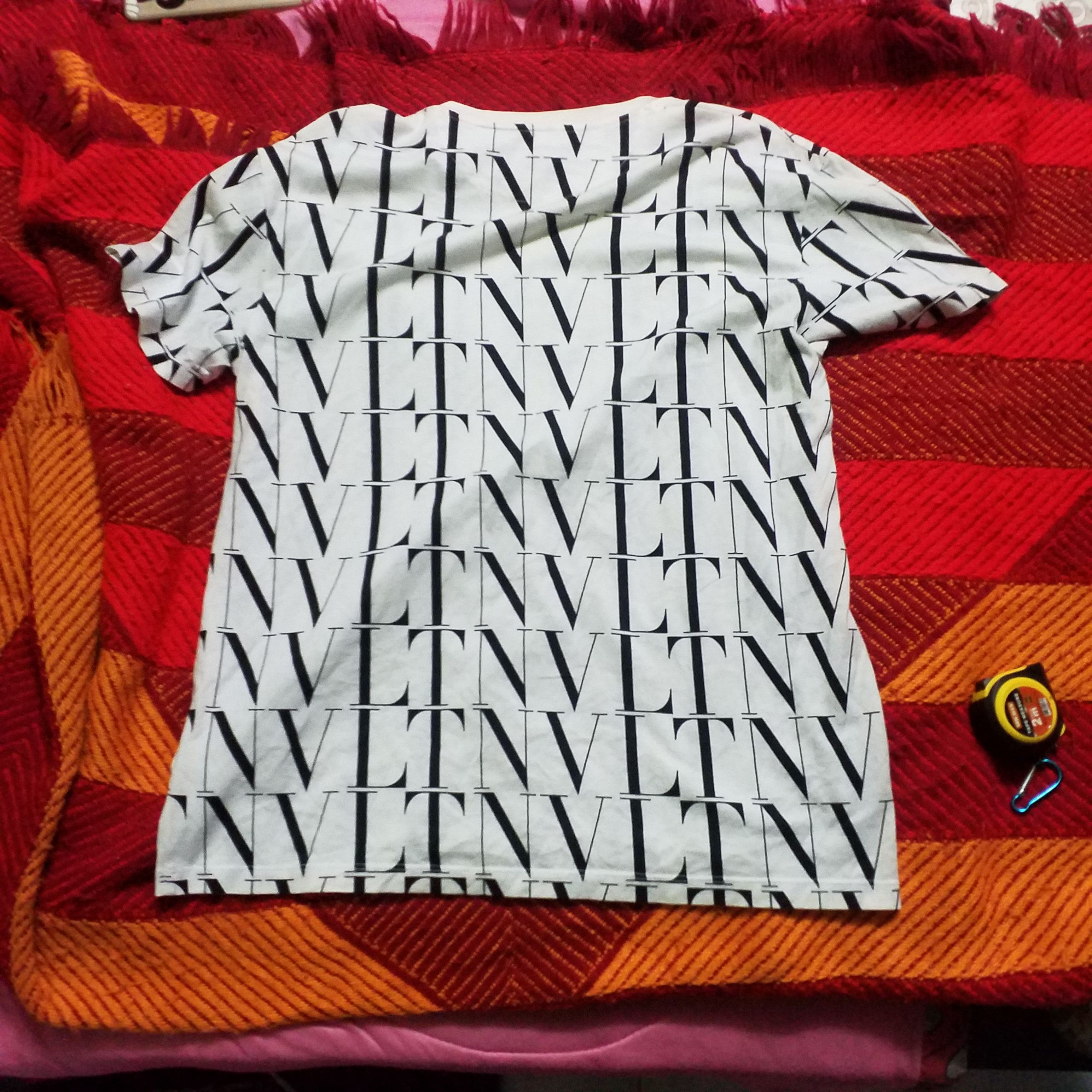 Valentino FULL PRINT BASIC SPELL OUT VALENTINO Size US M / EU 48-50 / 2 - 3 Thumbnail