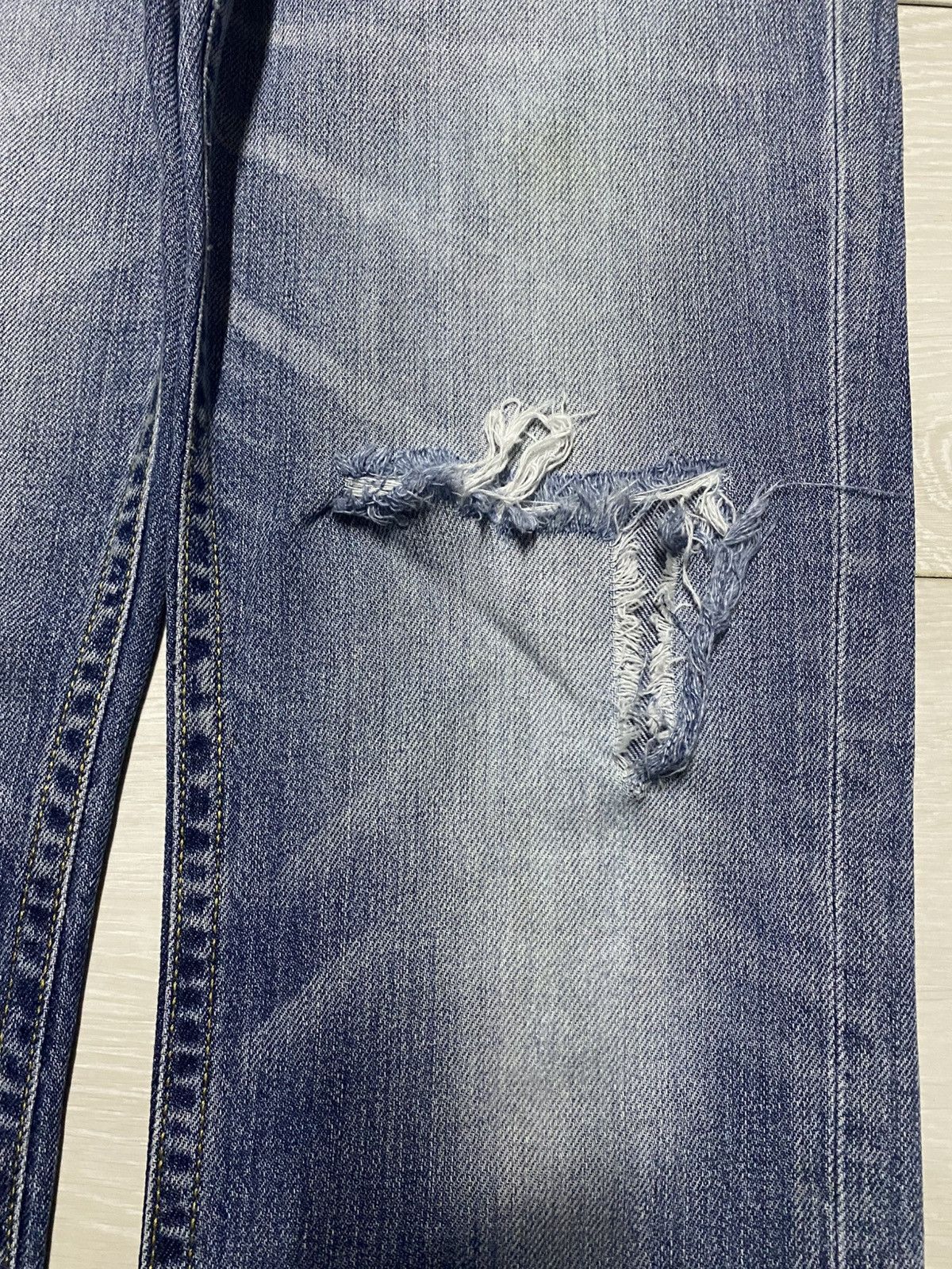 Uniqlo Uniqlo UJ Faded Wash Distressed Loose Jeans Size US 32 / EU 48 - 8 Thumbnail