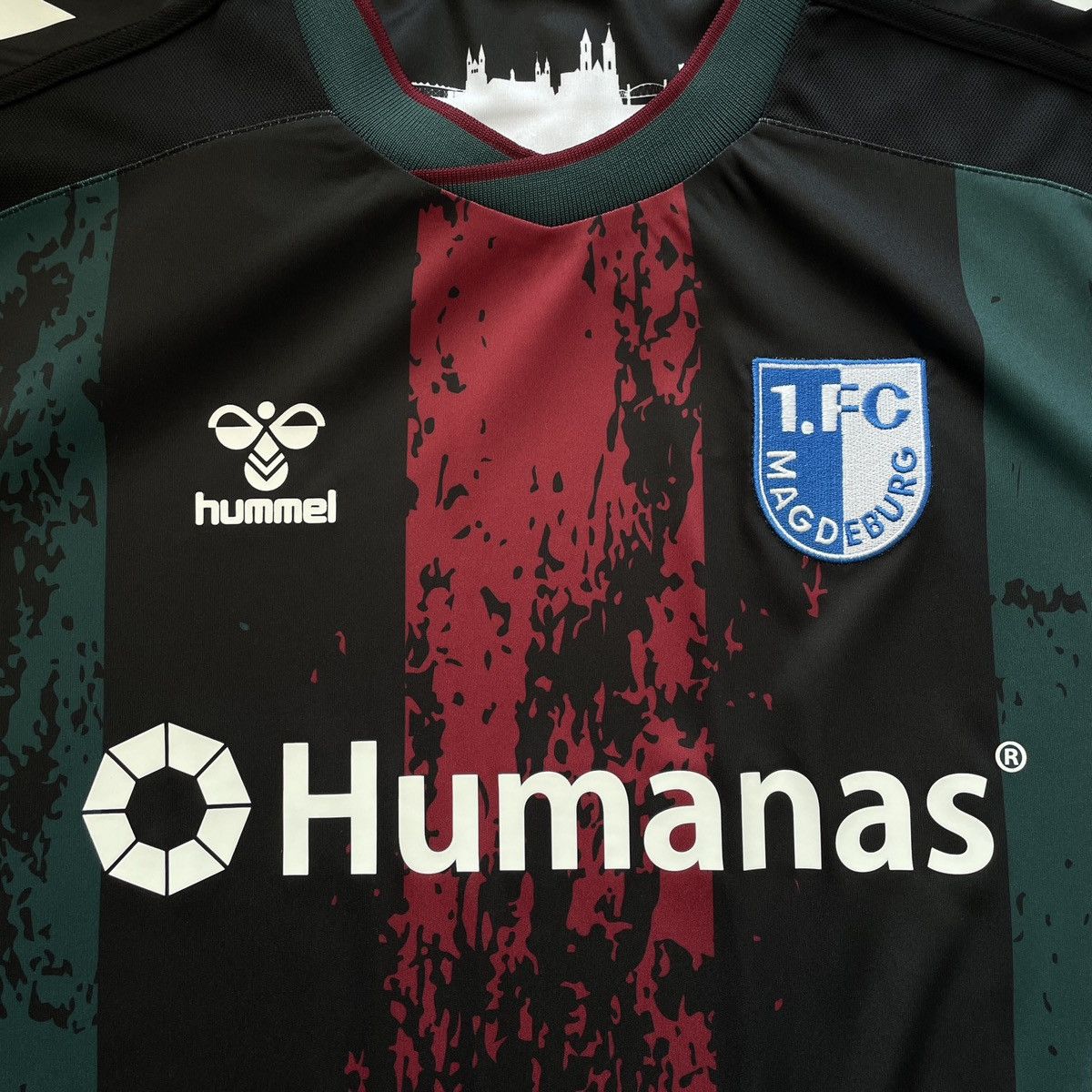 Hummel 1.FC Magdeburg Third Men Jersey Shirt 2024/2025 size M-L Size US M / EU 48-50 / 2 - 2 Thumbnail