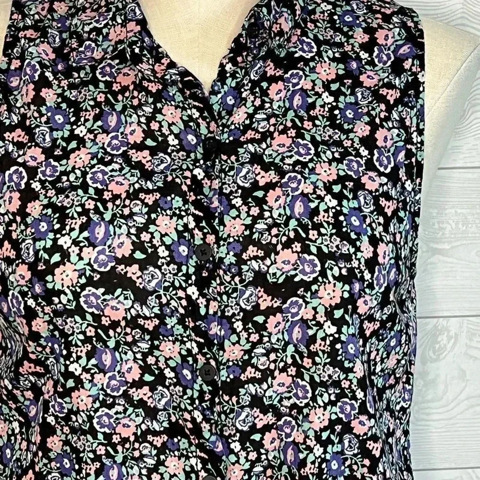 Divided Divided floral sleeveless buttonfront blouse Size 6 Size M / US 6-8 / IT 42-44 - 2 Thumbnail