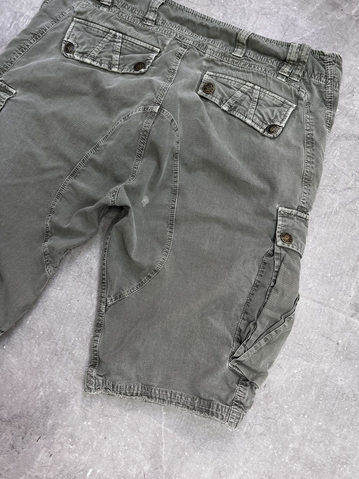 Diesel Diesel cargo distressed shorts cargo y2k hype japanese style Size US 32 / EU 48 - 9 Thumbnail