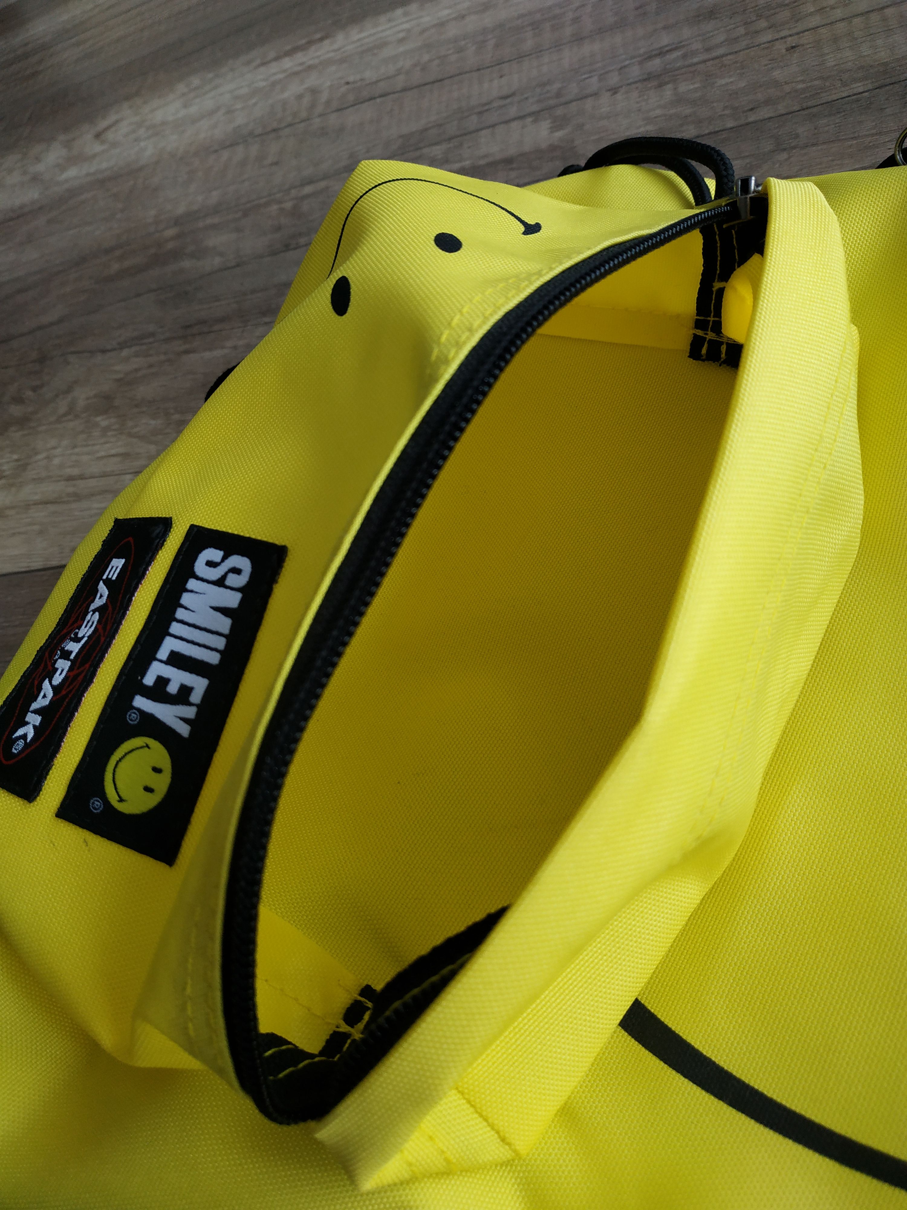 Eastpak Eastpak x Smiley Collabo Yellow Unisex Small Backpack Size ONE SIZE - 5 Thumbnail