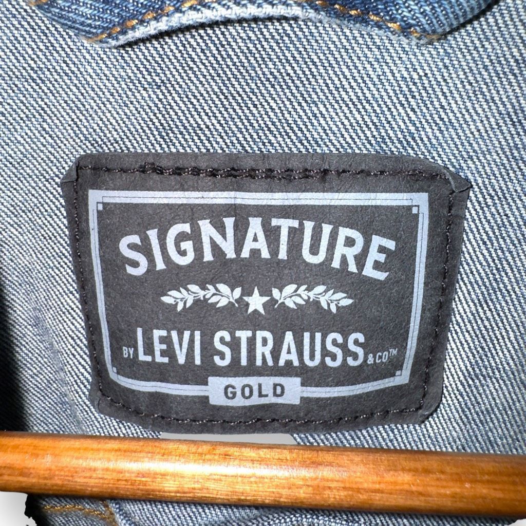 Levi's Levi’s Gold Mid Wash Denim Jean Jacket Size M Size US M / EU 48-50 / 2 - 2 Thumbnail