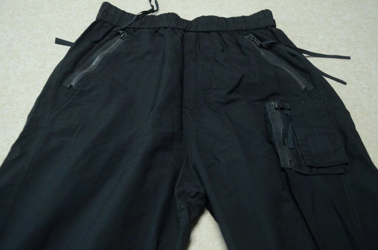Julius Julius 18SS Dark Ribbon Multi-Zipper 7/8 Pants Size US 33 - 2 Thumbnail