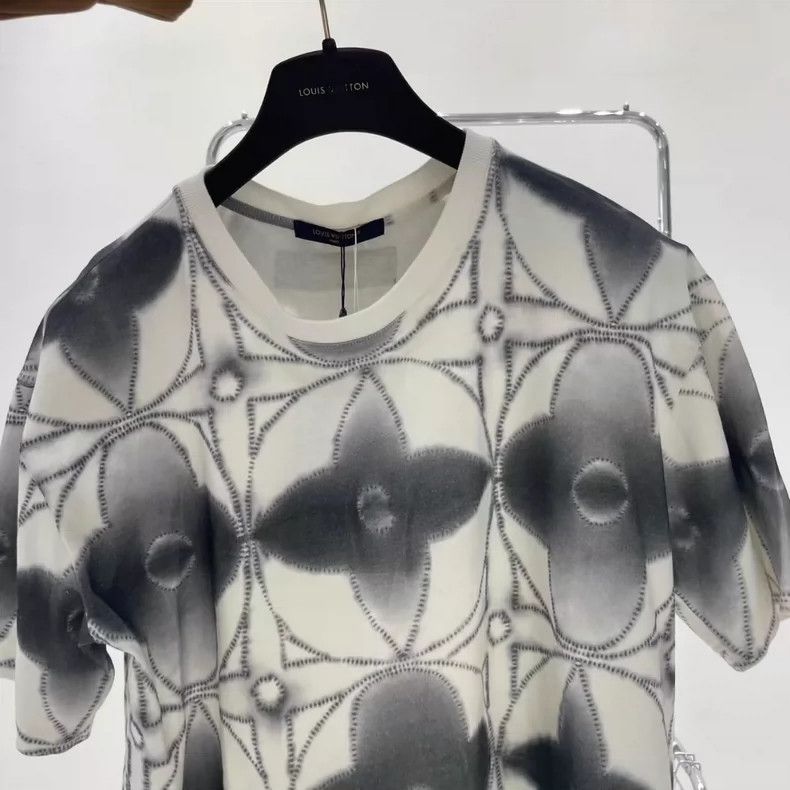 Louis Vuitton Louis Vuitton Tie-dyed three-flower short sleeves Size US XL / EU 56 / 4 - 3 Thumbnail