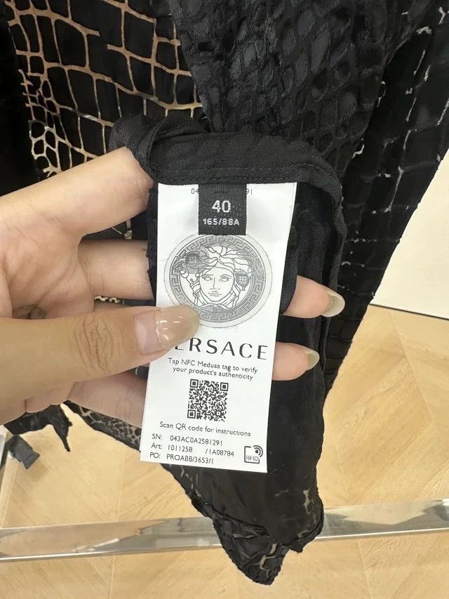 Versace Versace Pebbled silk-blend shirt Size XL / US 12-14 / IT 48-50 - 3 Thumbnail