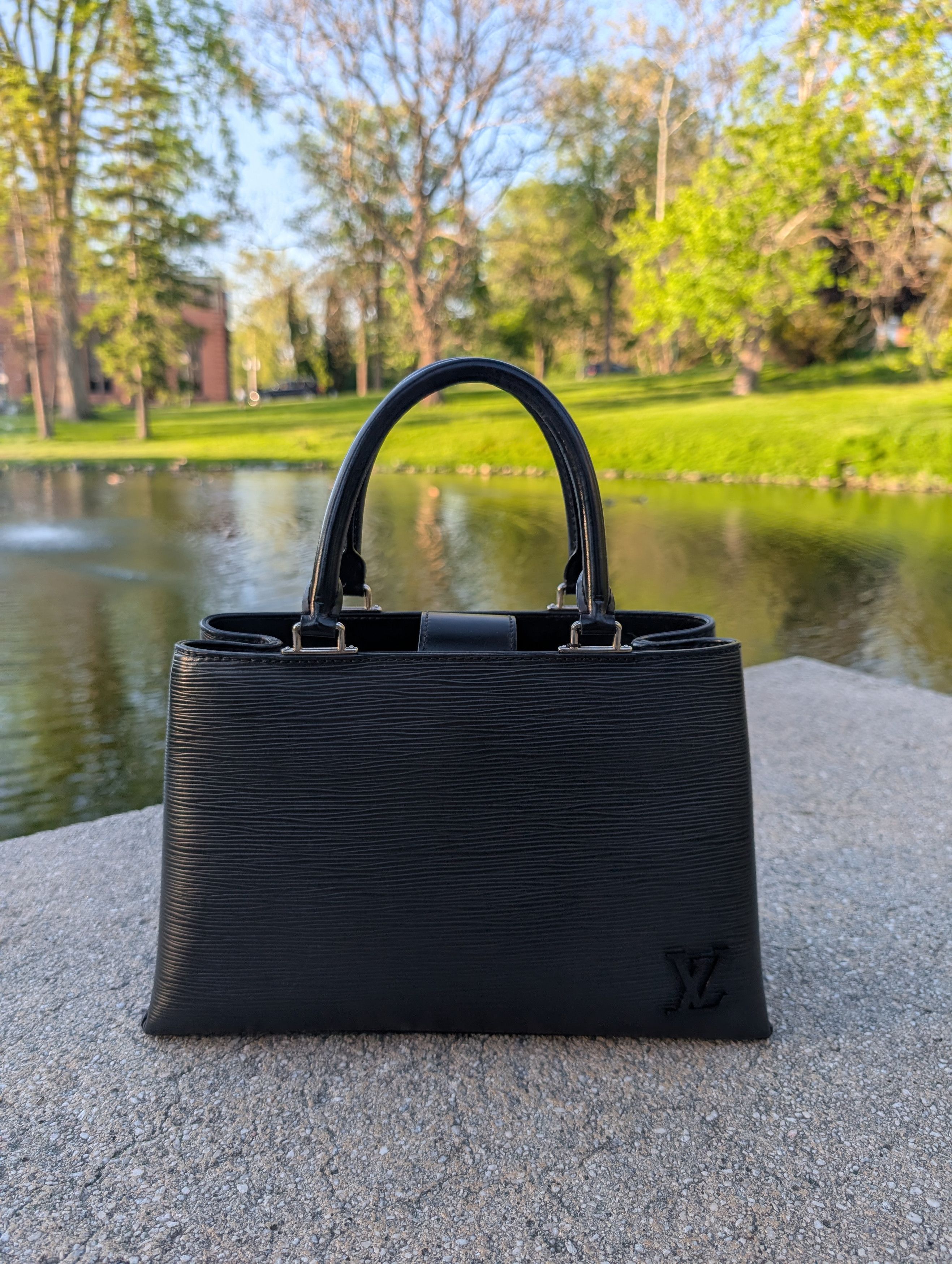 Louis Vuitton Louis Vuitton Kleber PM Epi Black Size ONE SIZE - 1 Thumbnail