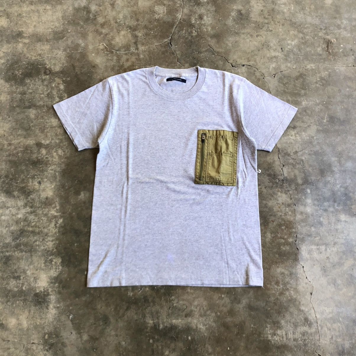 URBAN RESEARCH DOORS 🇯🇵2000s Urban Research Doors Big Pocket With Zipper Tee Grey Size US M / EU 48-50 / 2 - 1 Thumbnail
