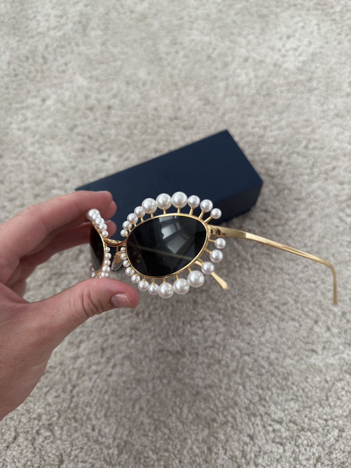 Louis Vuitton Louis Vuitton Wire Pearl Sunglasses Size ONE SIZE - 3 Thumbnail