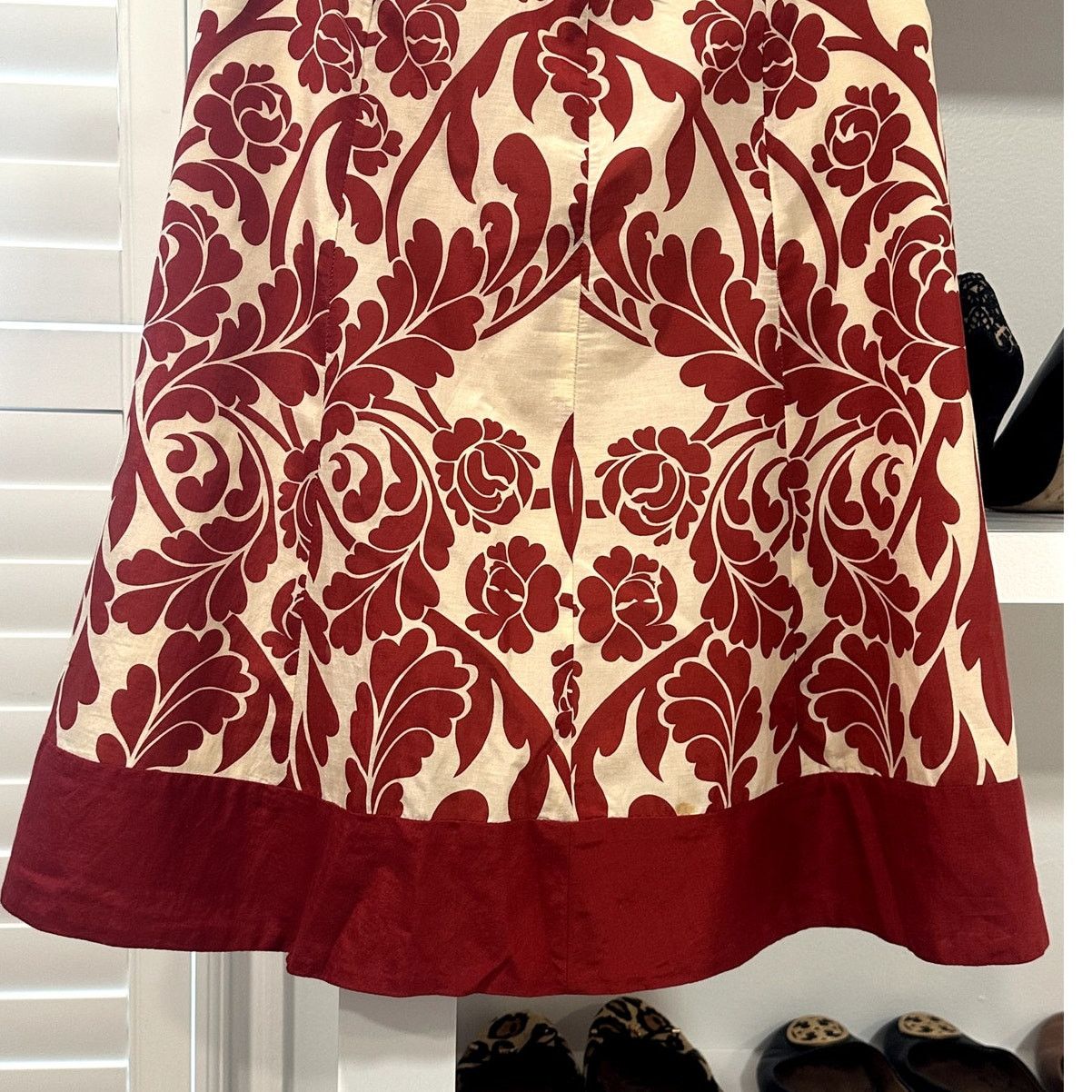 Ann Taylor Ann Taylor Women's Cream Red Floral Silk Blend Skirt 0P Size 25" / US 0 / IT 36 - 3 Thumbnail