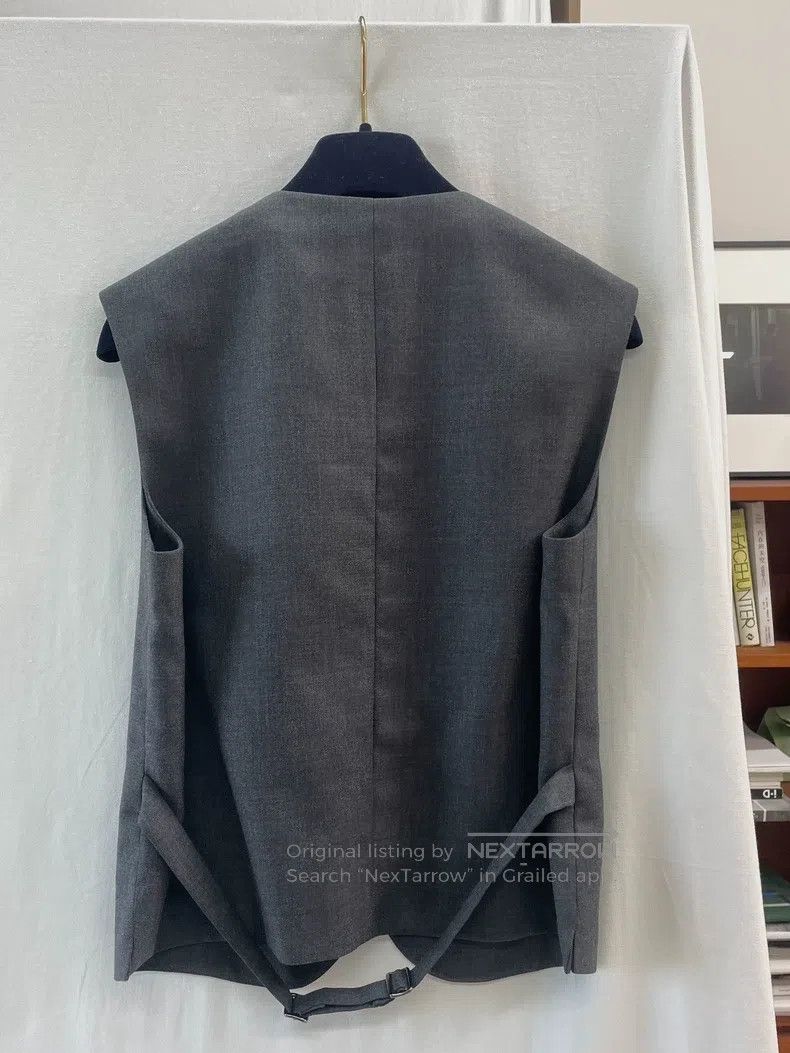 The Row The row size 2 Wool vest Size US M / EU 48-50 / 2 - 2 Thumbnail