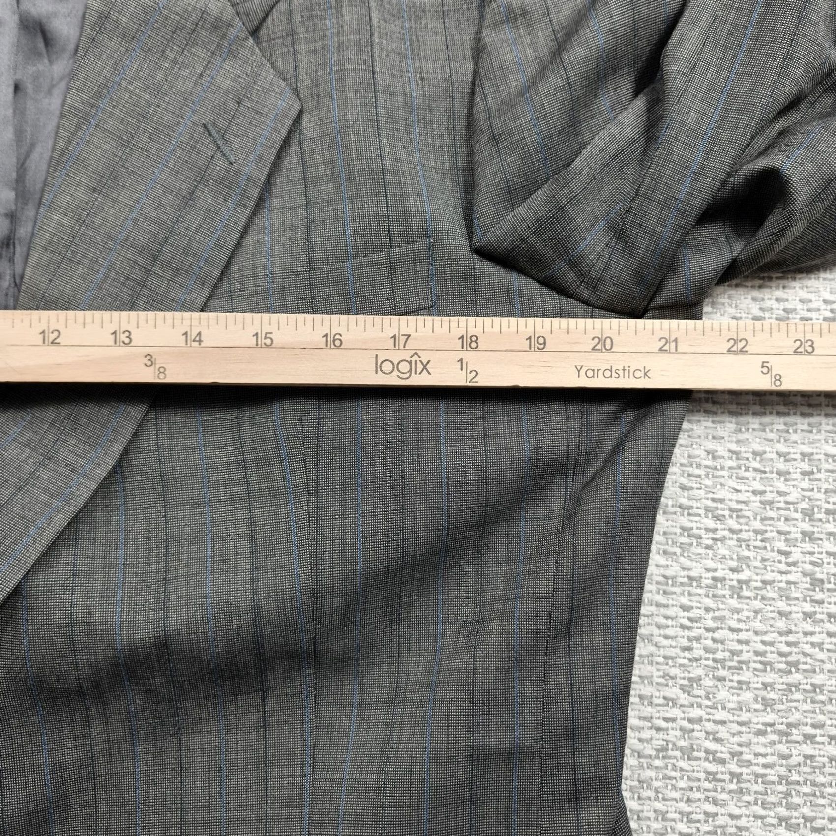 Yves Saint Laurent VINTAGE Yves Saint Laurent Blazer Mens 44 Gray Stripe Wool Single-Breasted Two-Button Sport Coat Shirt Jacket? Size 44R - 5 Thumbnail