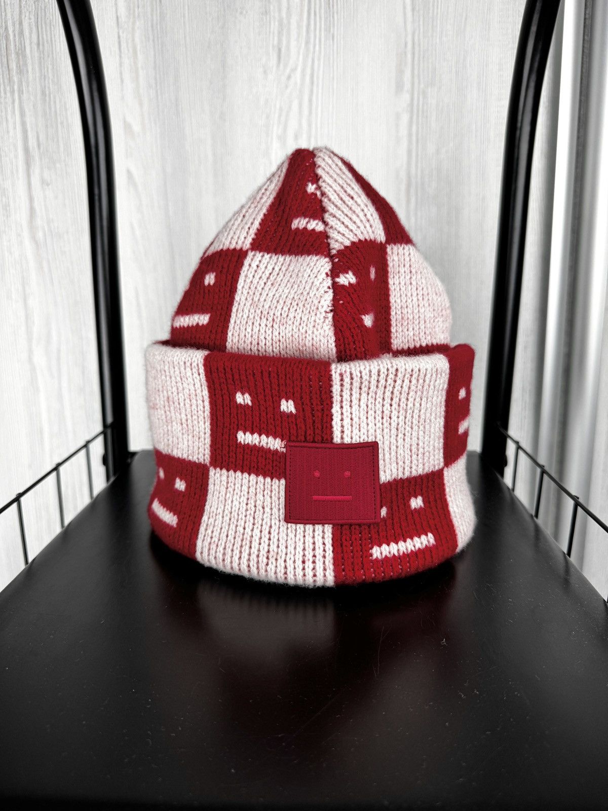 Acne Studios Acne Studios Jacquard Knit Beanie Red/Faded Pink Size ONE SIZE - 1 Thumbnail