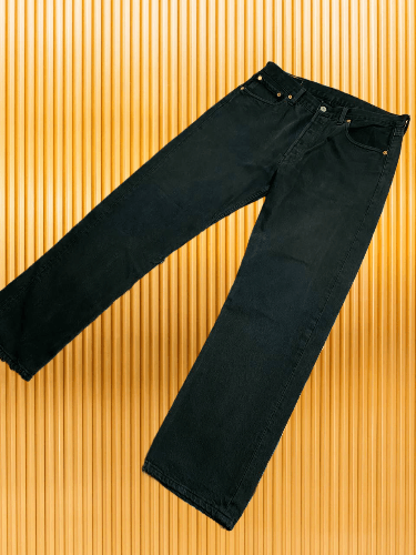 Levi's × Vintage Vintage 90s Faded Levi’s 501 Mid Wash Jeans Size US 34 / EU 50 - 1 Thumbnail