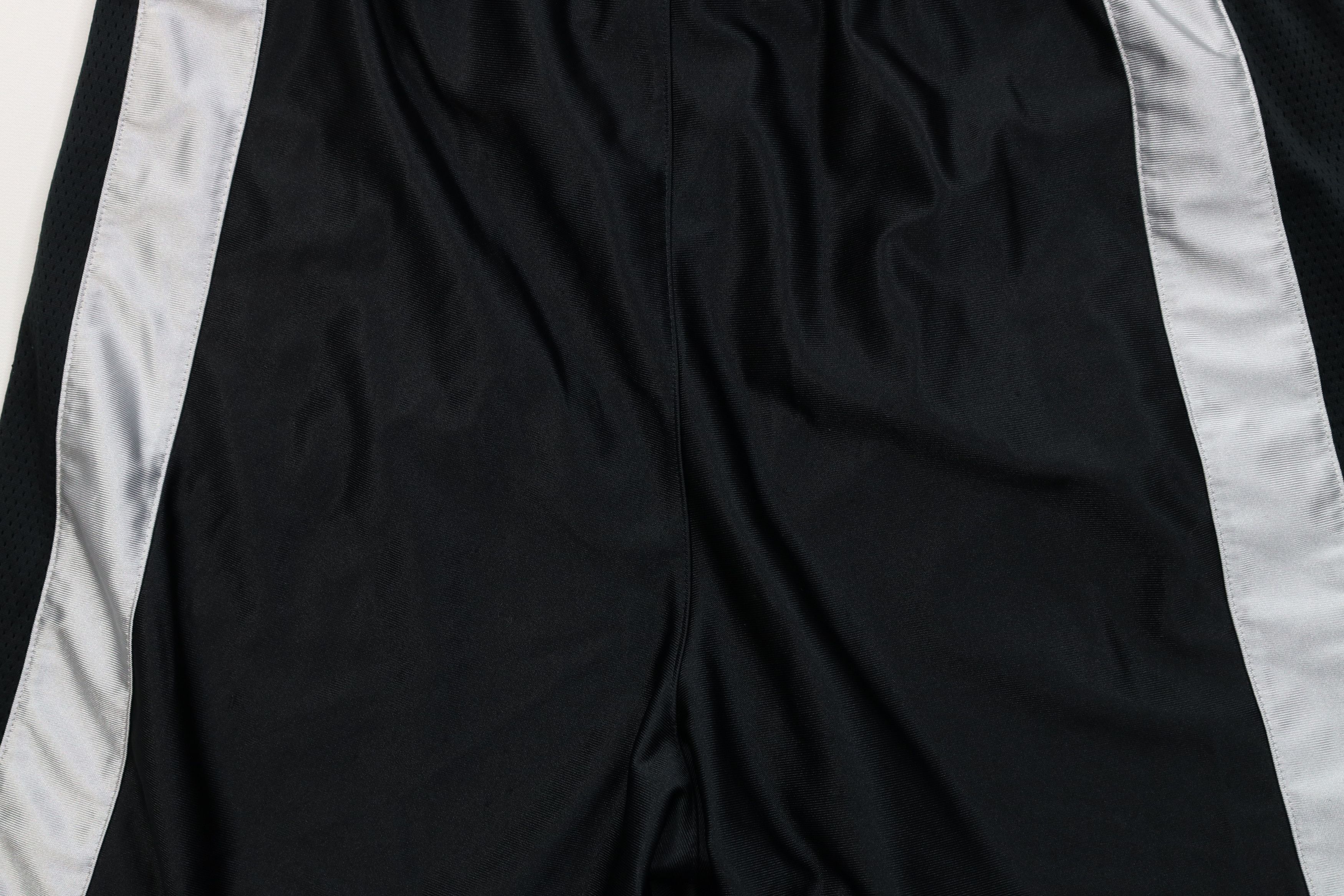 Nike Vintage Y2K Nike Mini Swoosh Dazzle Basketball Shorts Black Size US 32 / EU 48 - 10 Thumbnail
